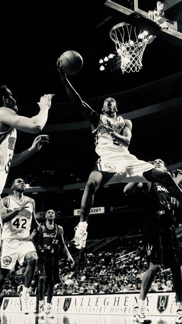 法尔克：凯恩与拜仁愿意续约至2028年，他愿意世界杯后再谈（法尔克：凯恩与拜仁倾向续约到2028，世界杯结束后再谈判）