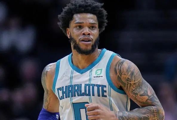 鲍曼：不关心诺伊尔是否重返德国队；人们似乎不尊重他的决定（鲍曼：不在意诺伊尔是否重返德国队，外界并未尊重他的选择）