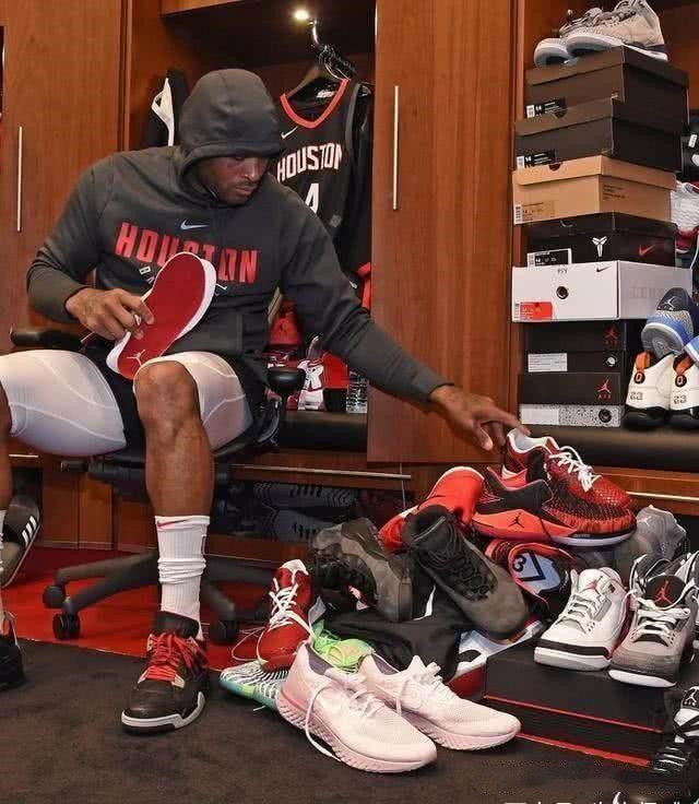 世界杯官方发布直通队伍集结海报：42个国家，同一个梦想（世界杯官宣直通队伍集结海报：42国，共逐同一梦想）