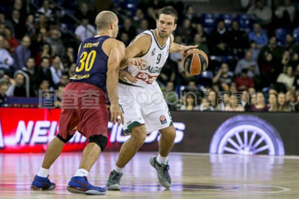 皇家马德里0-3大胜背后的隐忧：阿尔瓦罗·贝尼托的深度质疑（0-3完胜难掩隐患：阿尔瓦罗·贝尼托对皇马的深度质疑）