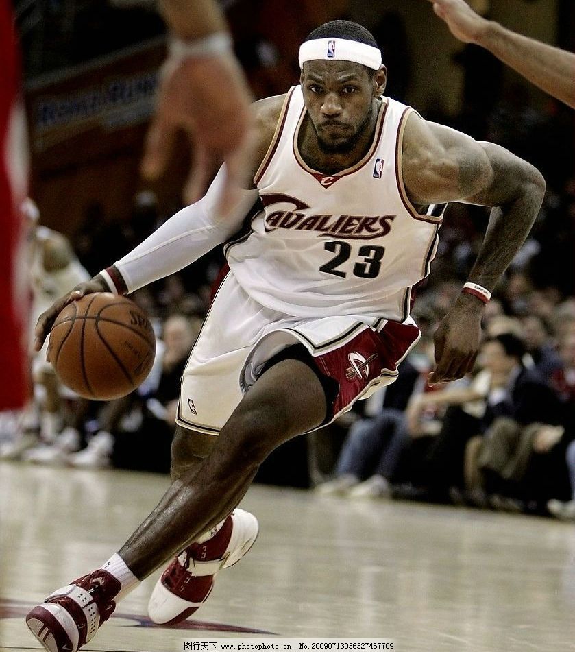 同样是前锋，差距太明显（同为前锋，高下立判）