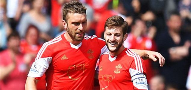 曼联主场迎战西汉姆联，两队均形势不佳，曼联有望取胜。（曼联坐镇老特拉福德迎战西汉姆，双方状态低迷，红魔更被看好取三分。）